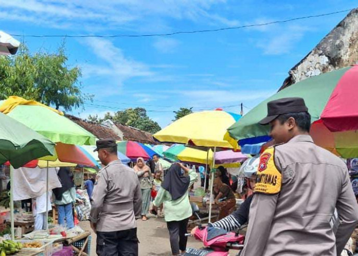 Jelang Ramadan, Polisi Ngawi Cek Harga Sembako di Kecamatan Ngrambe 