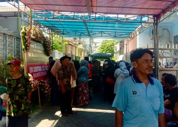 Lurah Wonokusumo Bram Bennito Dimakamkan di Bandung