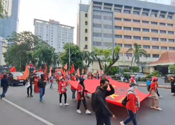 Imbauan Pengguna Jalan Menghindari Jalan Basuki Rahmat-Embong Malang