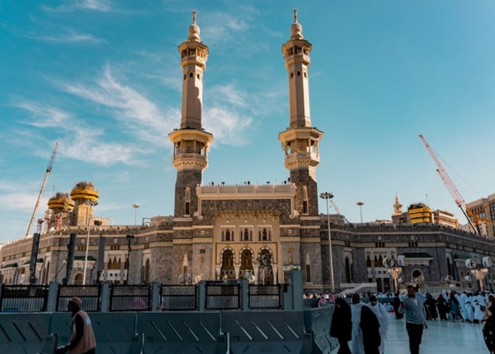 8 Tips Jitu Menghadapi Panasnya Kota Makkah 