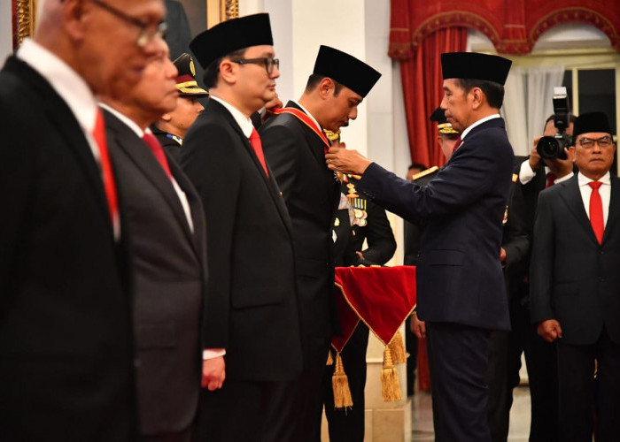 Presiden Jokowi Anugerahkan Bintang Mahaputra Nararya untuk Menteri AHY