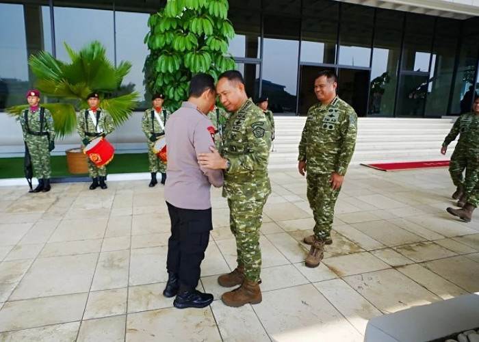 Kapolri dan Panglima TNI Perkuat Soliditas melalui Silaturahmi di Jakarta