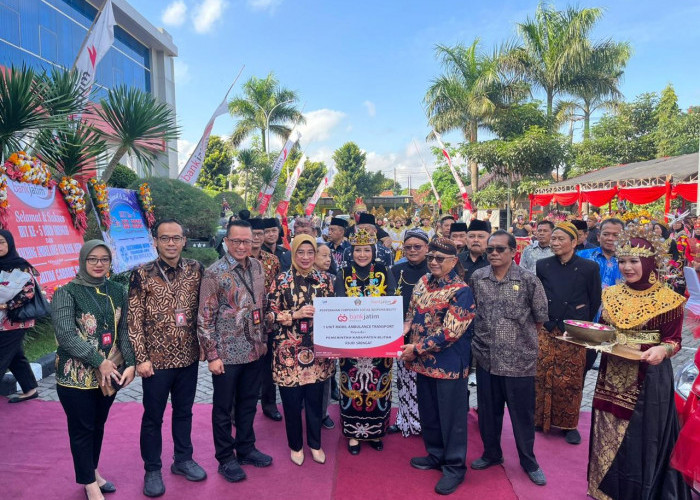 Bank Jatim Serahkan CSR ke Pemkab Blitar dan UINSA Perkuat Bidang Kesehatan hingga Pendidikan