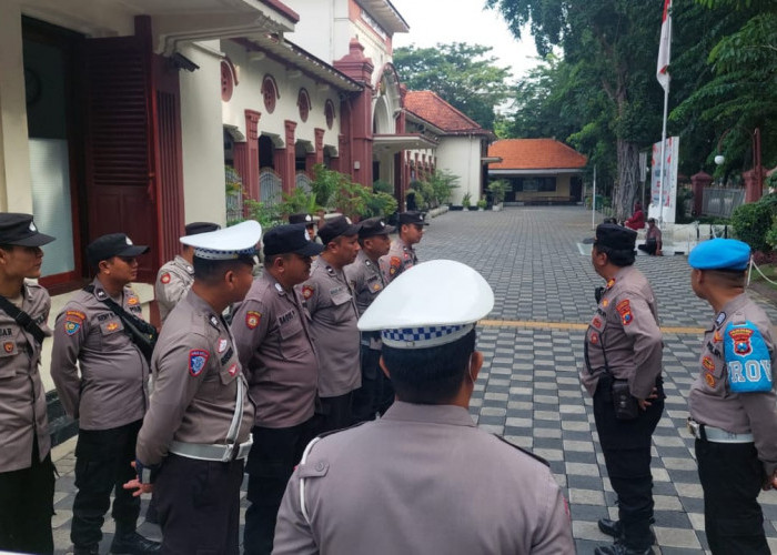 Polsek Sawahan Gelar Apel Pengamanan Aksi Unjuk Rasa F-SPMI