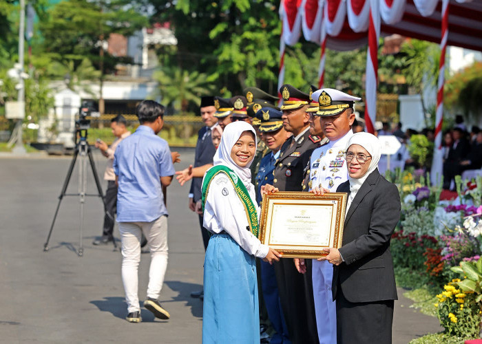 Peringatan Hari Sumpah Pemuda, Pemkot Surabaya Apresiasi 36 Generasi Muda Terbaik