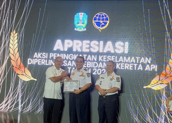 Dishub Lamongan Terima Apresiasi Peningkatan Keselamatan Perlintasan Sebidang Kereta Api dari Dishub Jatim