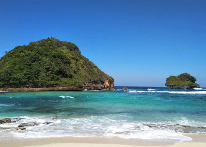 Tiga Destinasi Pantai Malang yang Terkenal dengan Pemandangan Indah