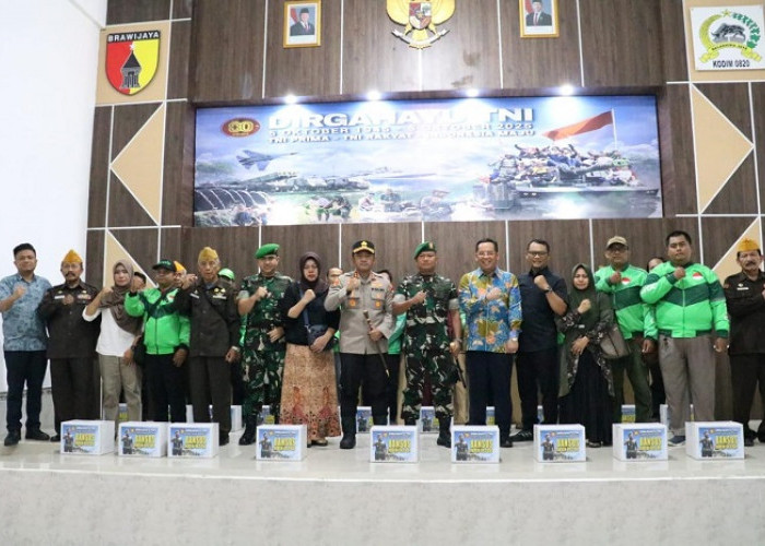 Kapolres Probolinggo Ikuti Donor Darah HUT Ke-80 TNI di Makodim 0820