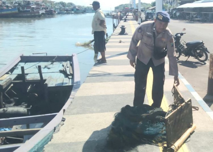 Satpolairud Polres Pasuruan Kota Amankan Nelayan Lekok Gunakan Jaring Trawl