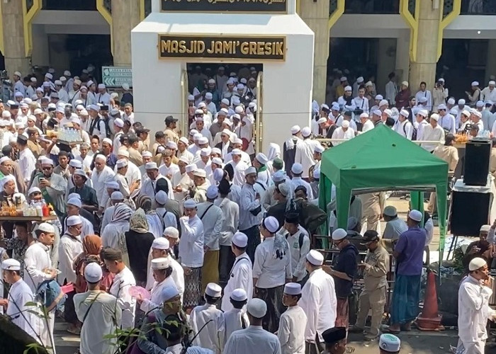 Ribuan Jemaah Banjiri Haul Habib Abu Bakar Assegaf ke-71 di Gresik Kota
