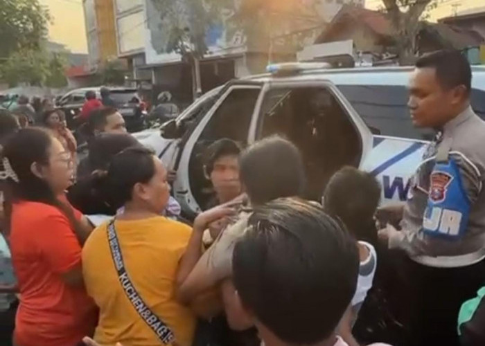 Aksi Heroik Anggota Patwal Polda Jatim, Tinggalkan Iring-iringan Gubernur Demi Bantu Persalinan