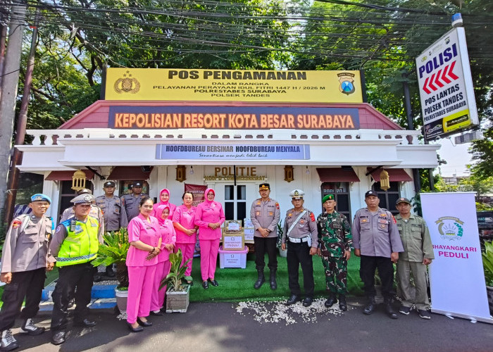 Wujud Sinergitas, Bhayangkari Ranting Tandes Salurkan Bingkisan Lebaran untuk Petugas Pos Pam Karangpoh