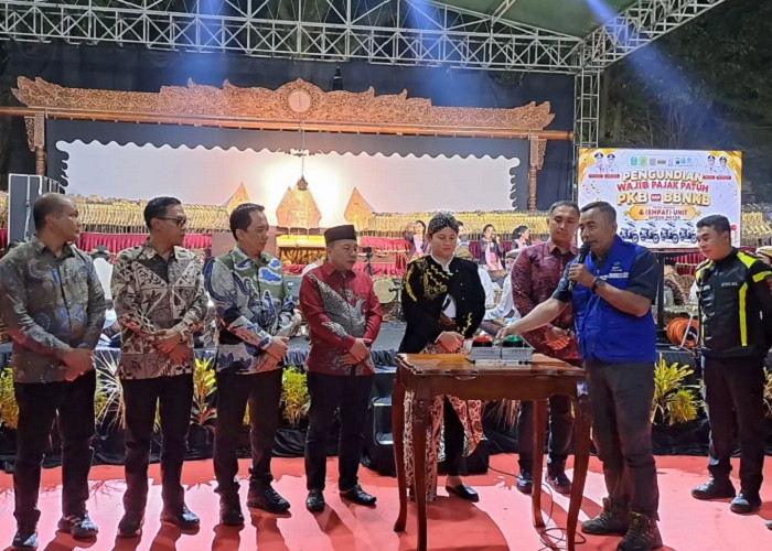 Hari Jadi Ke-832 Tahun Trenggalek Ditutup Wayang Kulit dan Undian Empat Motor