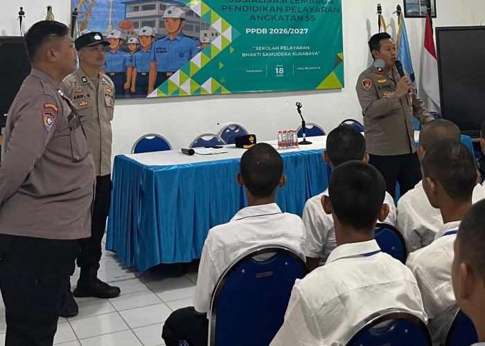 MPLS di SMK Bhakti Samudra, Kapolsek Sukomanunggal Ingatkan Bahaya Gangster, Narkoba, hingga Ponsel