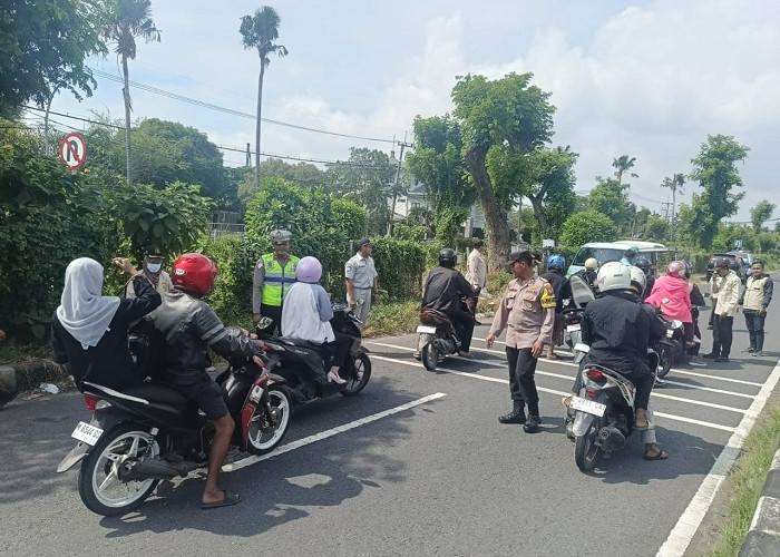 Cegah Kejahatan 3C,  Petugas Gabungan Gelar Operasi Kendaraan di Pos Suramadu Surabaya