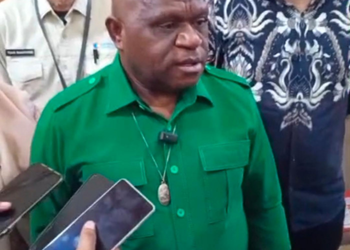 Menteri HAM Natalius Pigai Ungkap Missing Link Pemicu Keracunan MBG di Surabaya