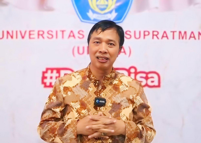 Tips Sukses dari Rektor Unipra Surabaya : Berbakti Kepada Orang Tua