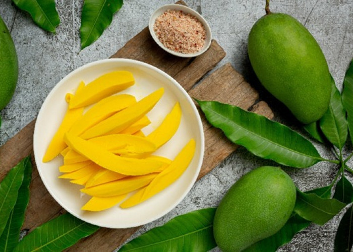 Kaya Serat atau Tinggi Vitamin A? Simak Perbedaan Kandungan Nutrisi Mangga Muda dan Matang