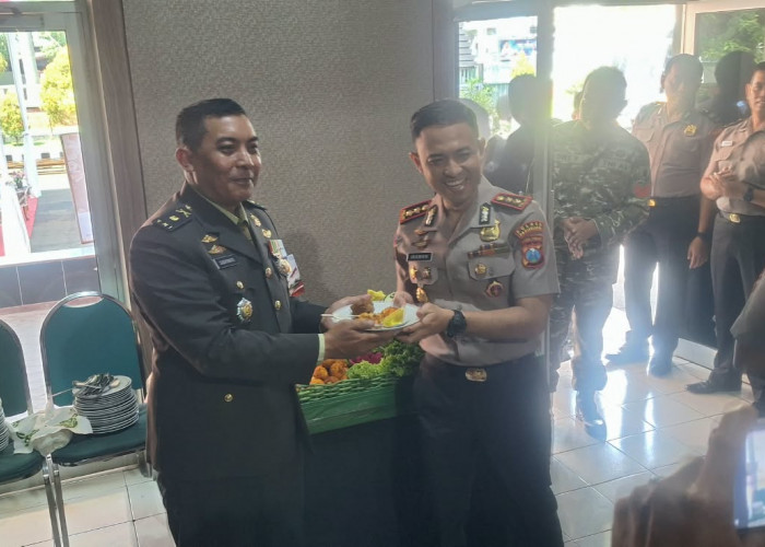 Kapolres Pasuruan Kunjungi Makodim 0819 di HUT Ke-81 TNI