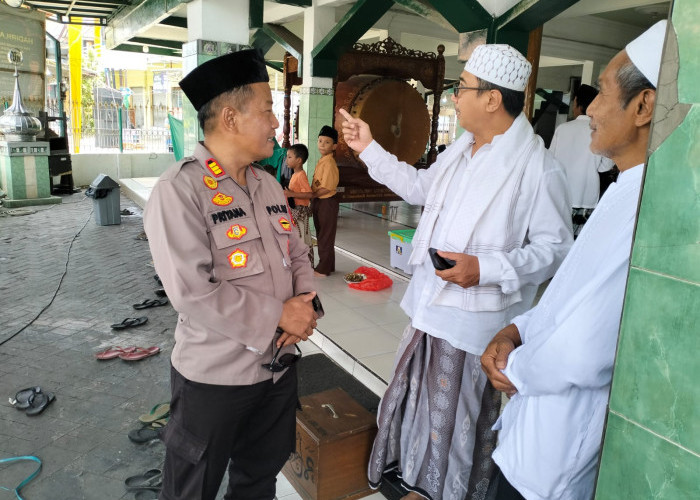 Polisi Sidoarjo Lakukan Pengamanan Humanis Giat Masyarakat di Masjid Nurul Ghina