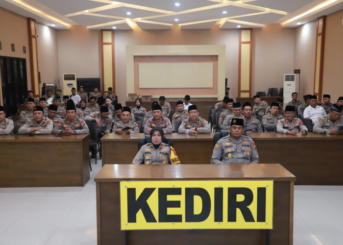 Polres Kediri Ikuti Zoom Meeting Bersholawat dan Doa Bersama Cooling System Pilkada Serentak 2024