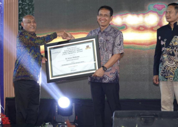 Bupati Bojonegoro Raih Penghargaan Kategori Pemberdayaan Masyarakat dalam Anugerah Desa Inspiratif