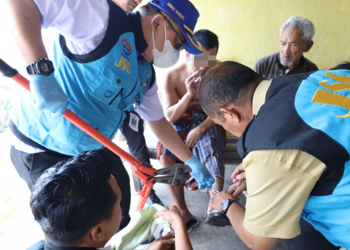 ODGJ Dipasung Empat Tahun di Mojokerto Dievakuasi Dinsos Jatim