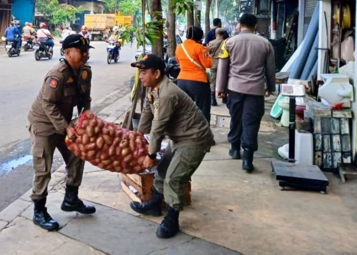 Pemkot Surabaya Tertibkan PKL dan Parkir Liar di Pedestrian Tanjungsari-Margomulyo