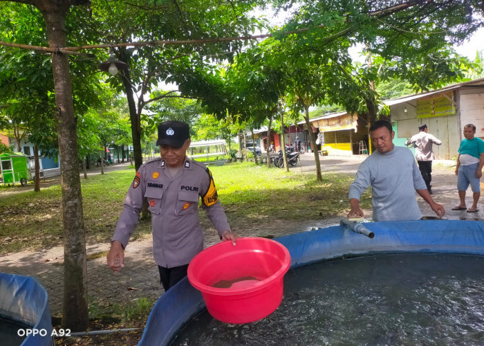 Polsek Taman Dampingi Warga Penggerak Ketahanan Pangan Polresta Sidoarjo di Pertapan Maduretno