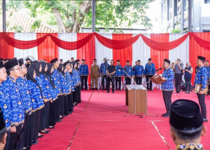 468 Pegawai Gresik Terima SK PNS dan Perpanjangan PPPK