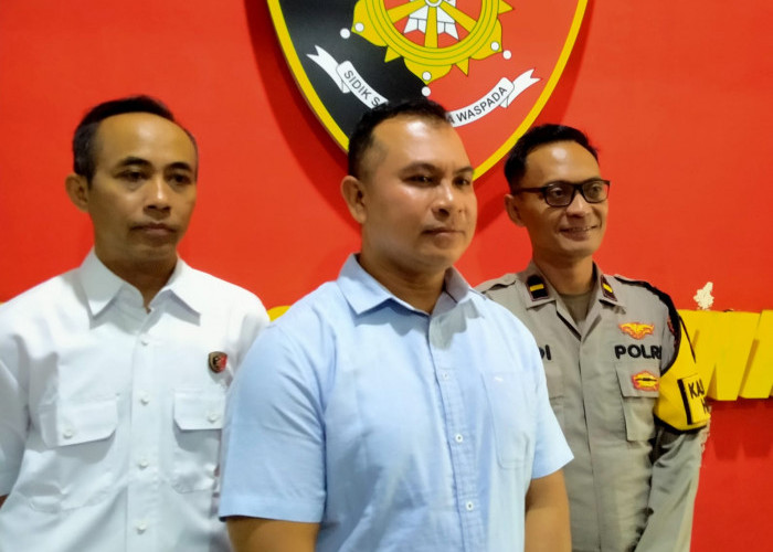 Asyik Ngopi Sambil Ngeslot, 2 Orang Digelandang Polisi