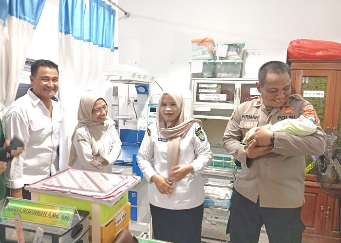 Geger Bayi Baru Lahir Ditemukan di Teras Rumah Warga Bangil, Polisi Buru Sang Ibu