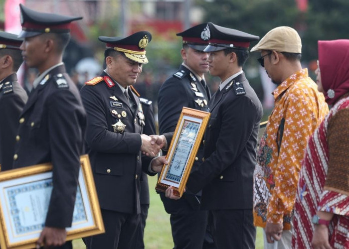 Polda Jatim Gelar Upacara HUT Ke-81 RI, Wakapolda Tekankan Soliditas dan Integritas