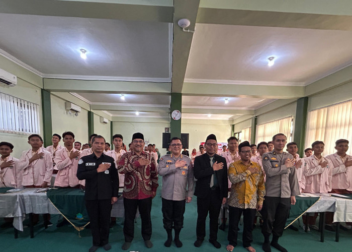 Humas Polri Sosialisasi Bahaya Radikalisme di Ponpes Bumi Sholawat