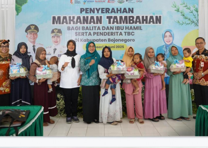 Pemkab Bojonegoro Kuatkan Gizi Balita, Ibu Hamil, dan Penderita TBC Melalui Penyerahan Makanan Tambahan