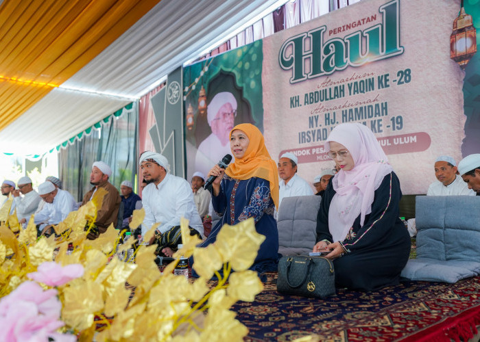 Hadiri Haul di Jember, Ini Harapan Khofifah ke PP Bustanul Ulum 