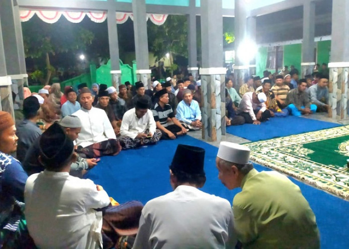 Diterpa Isu Selingkuh dengan Istri Warga, Kades Rejoso Kidul Dituntut Mundur