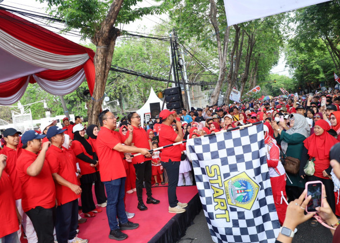 Semarak HUT Ke-81 RI, Kapolres Gresik Hadiri Jalan Sehat dan Pastikan Pengamanan Berjalan Optimal