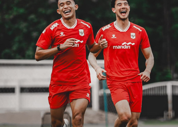 Standar Eropa Masuk Senayan, Rizky Ridho Terpukau John Herdman Bawa Monitor Taktis ke Pinggir Lapangan