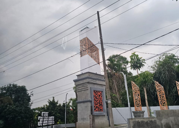 Aktivis Minta Audit Menyeluruh Proyek Tugu Rp 1 Miliar di Bandarkedungmulyo