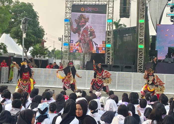 PKKMB Untag Surabaya Kenalkan Jaranan Buto kepada 3.160 Mahasiswa Baru
