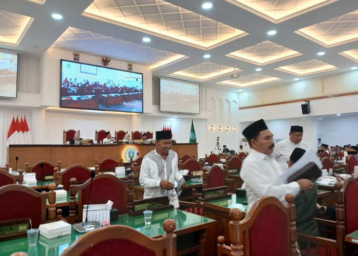 Anggota Dewan Ponorogo Walk Out Paripurna Raperda Penyertaan Modal Perumda