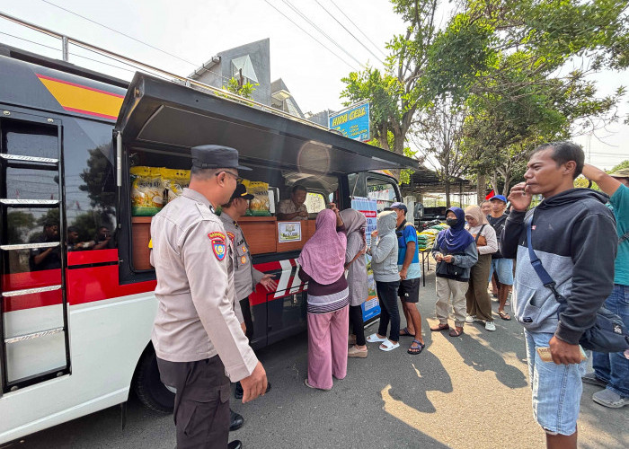 Polres Kediri Kota Sukses Gelar Gerakan Pangan Murah di Gor Joyoboyo