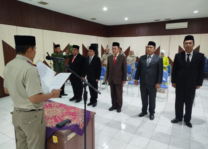 Kakantah ATR/BPN Kabupaten Jember Sumpah 5 Pejabat Pembuat Akta Tanah di Jember