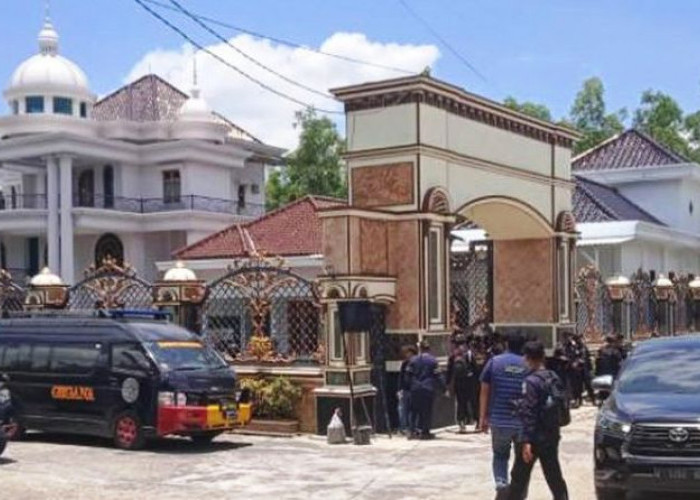 Kerahkan 493 Personel, Polisi Sita 7 Bangunan Megah Milik Bandar Narkoba di Madura