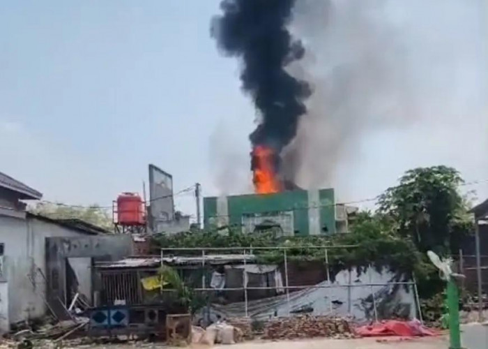 Ponpes Al Hikmah Jombang Terbakar, 80 Santri Berhamburan Selamatkan Diri
