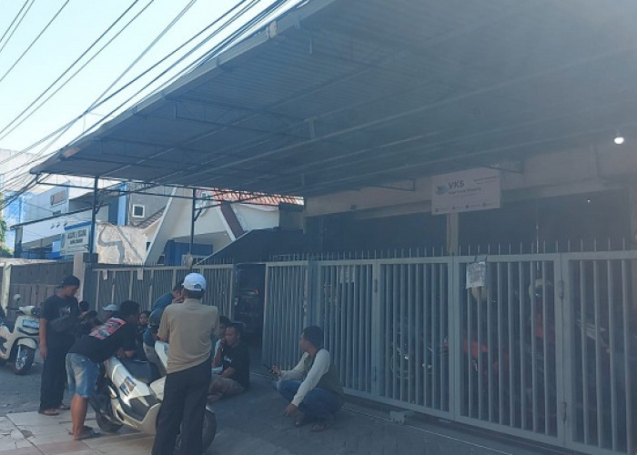 Kantor Perwakilan KM Virgo Transport 8 di Perak Barat Ramai Didatangi Keluarga Penumpang