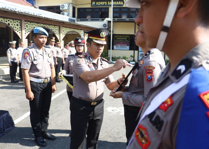 Polres Tanjung Perak PTDH Anggota, Kapolres AKBP Wahyu Hidayat Tekankan Penegakan Integritas