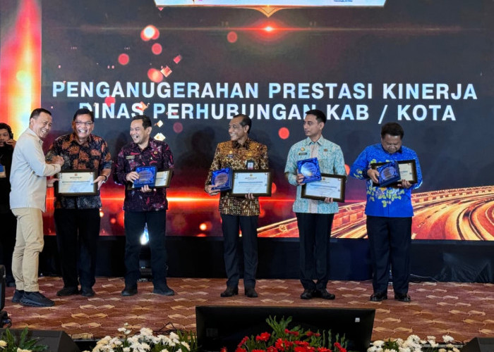 Dishub Surabaya Borong Dua Penghargaan Kemenhub, Layanan Uji Terbaik Nasional hingga Angkutan Kota Inovatif