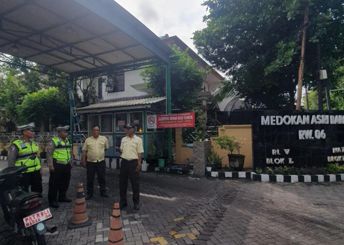 Antisipasi Kerawanan di Permukiman, Polsek Rungkut Patroli Kota Presisi dan Dialogis di Medokan Asri